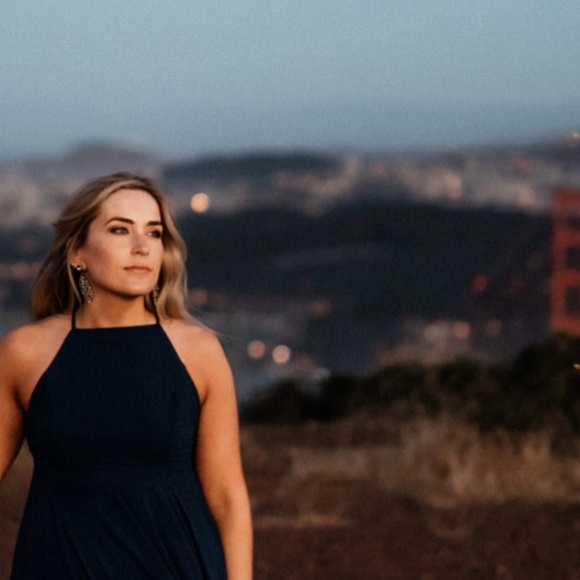 Meet your Posher, Amy - Picture 1 of 1